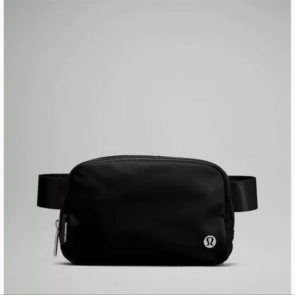 lululemon black on black belt bag Everywhere Bag, (LU9B78S) : Sports & Outdoors Bag dimensions Lululemon Everywhere Black Belt Bag